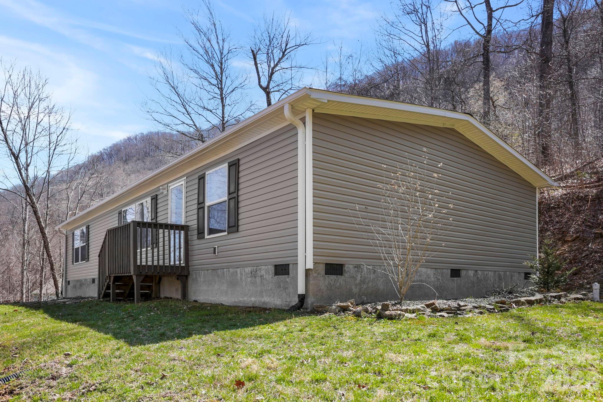 256 Inglewood Cove Road Waynesville NC 28786