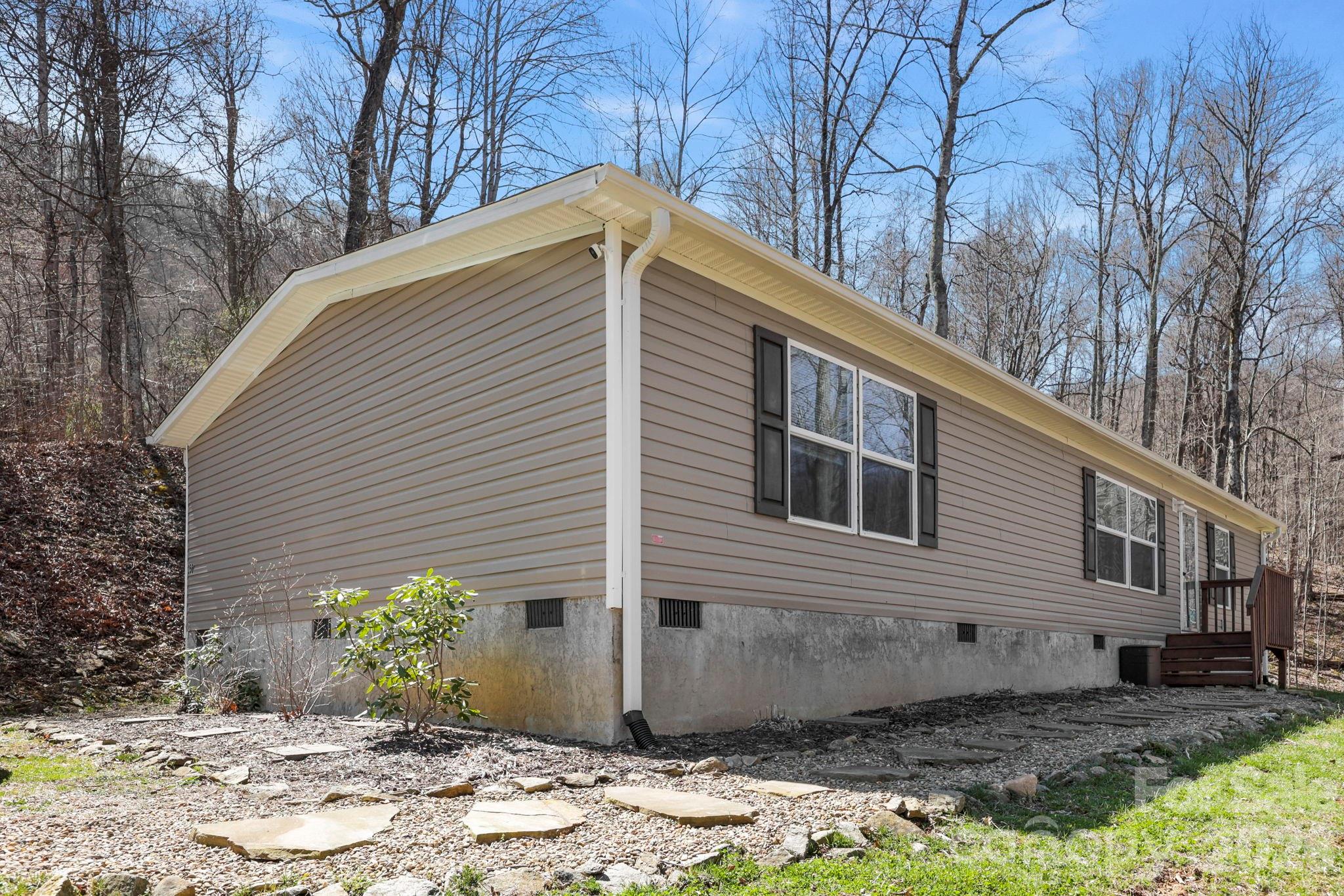 256 Inglewood Cove Road Waynesville NC 28786