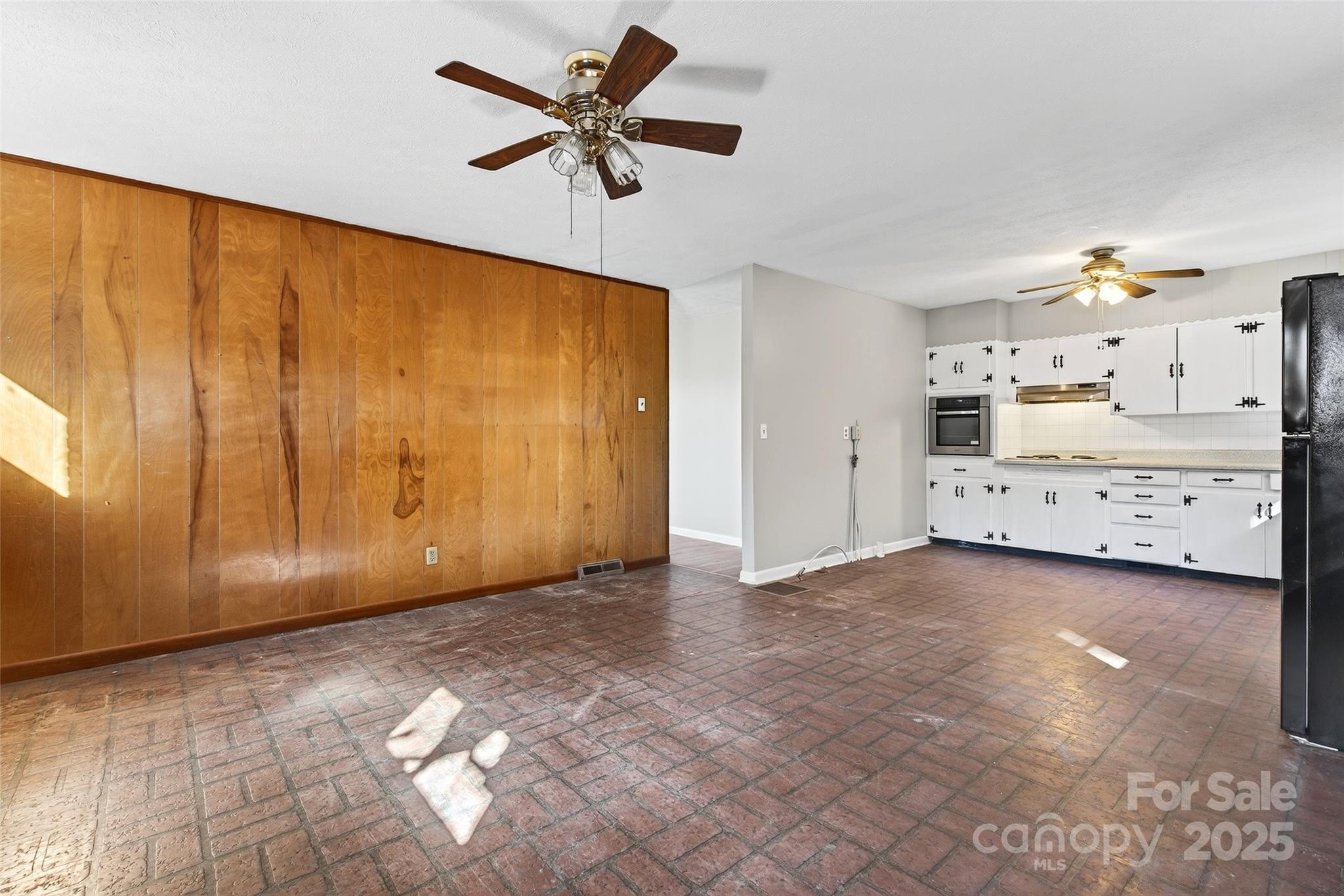 22 Woods Road Fairview NC 28730