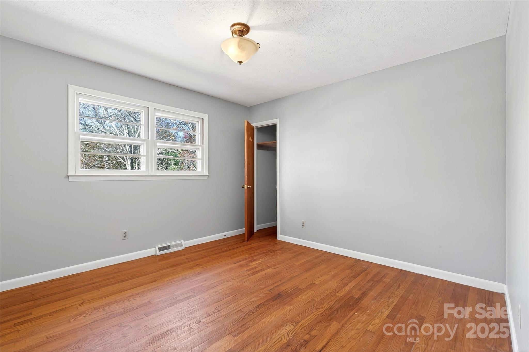22 Woods Road Fairview NC 28730