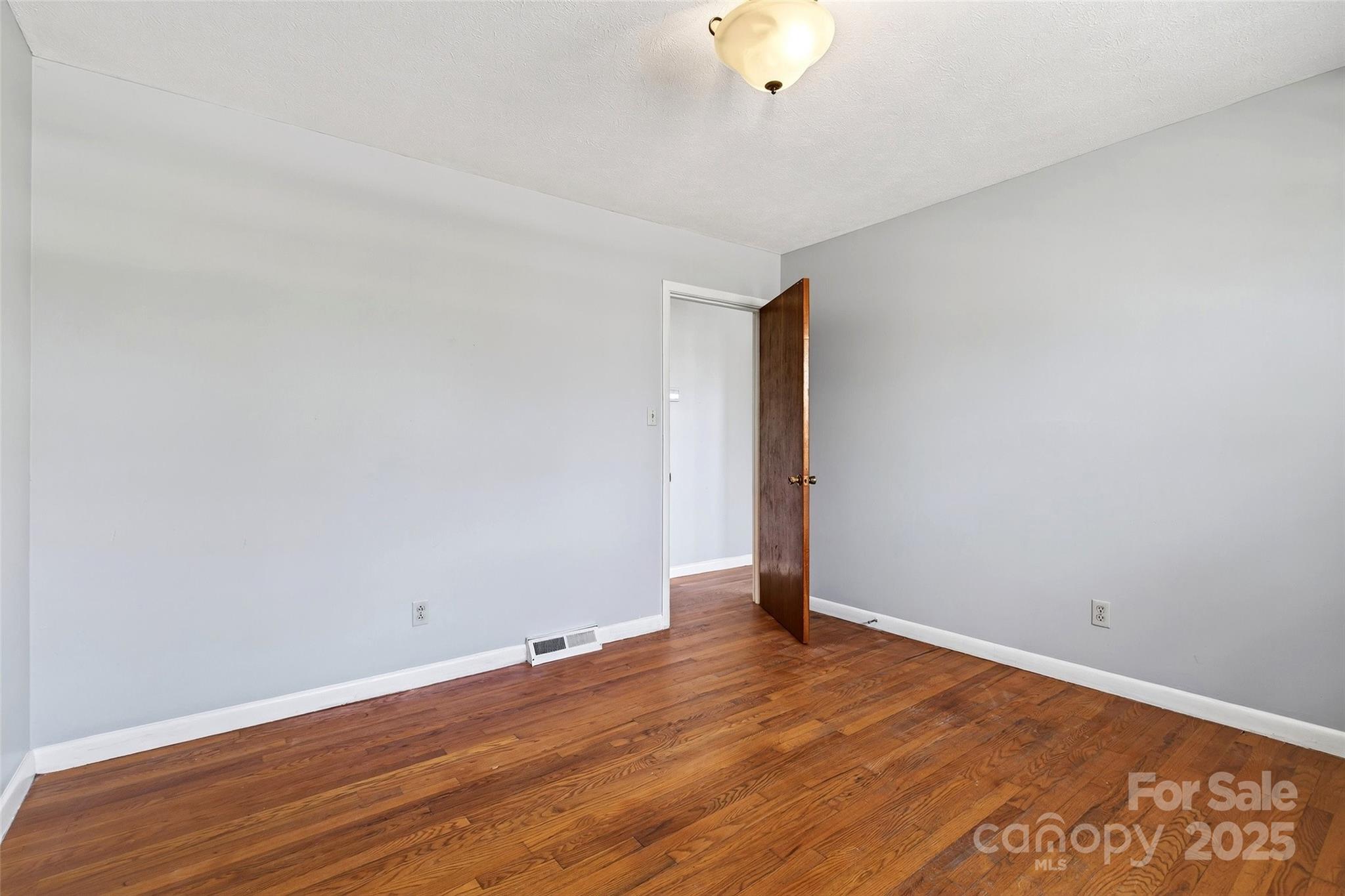 22 Woods Road Fairview NC 28730
