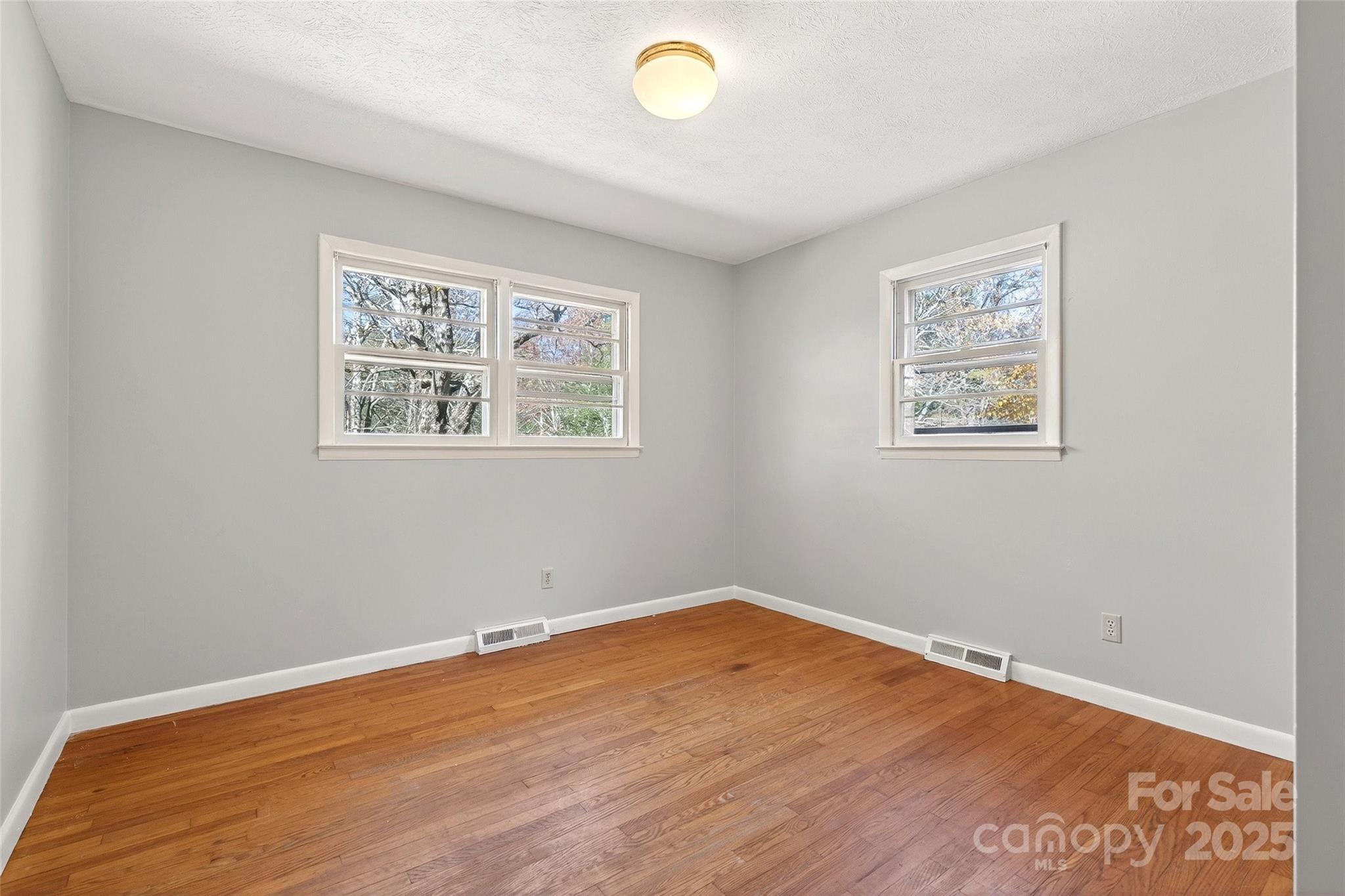 22 Woods Road Fairview NC 28730