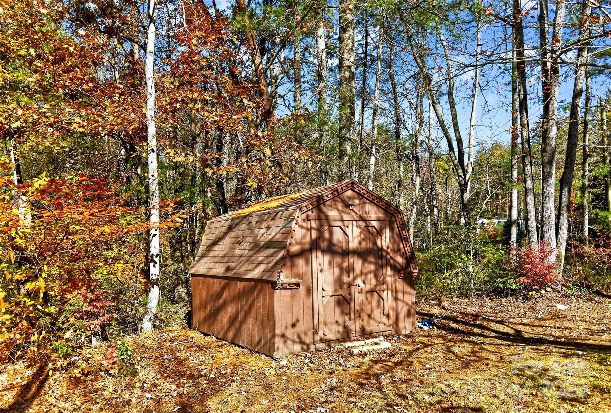 22 Woods Road Fairview NC 28730