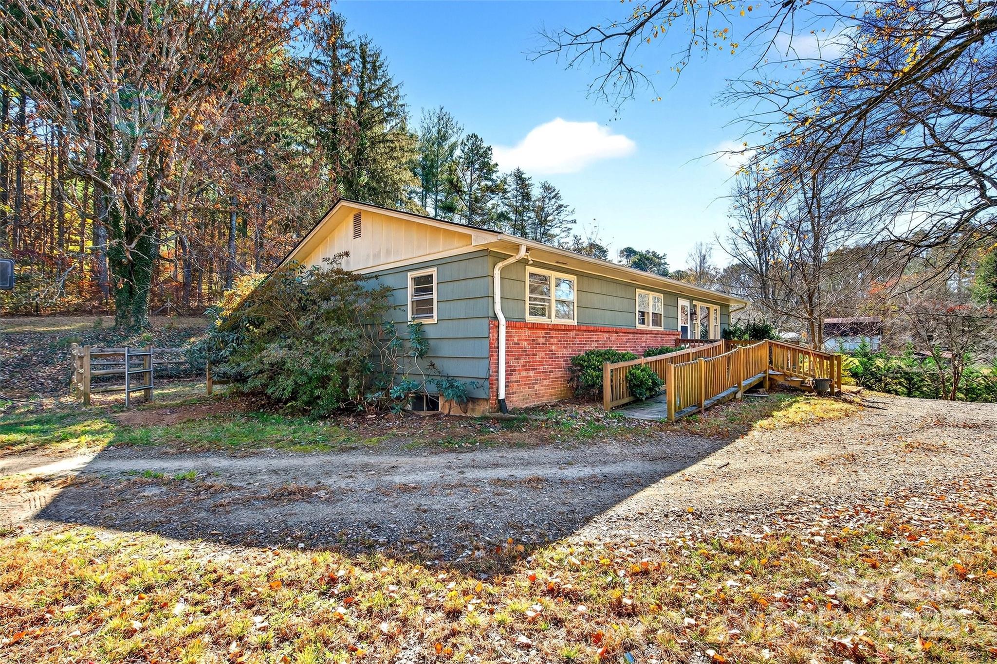 22 Woods Road Fairview NC 28730
