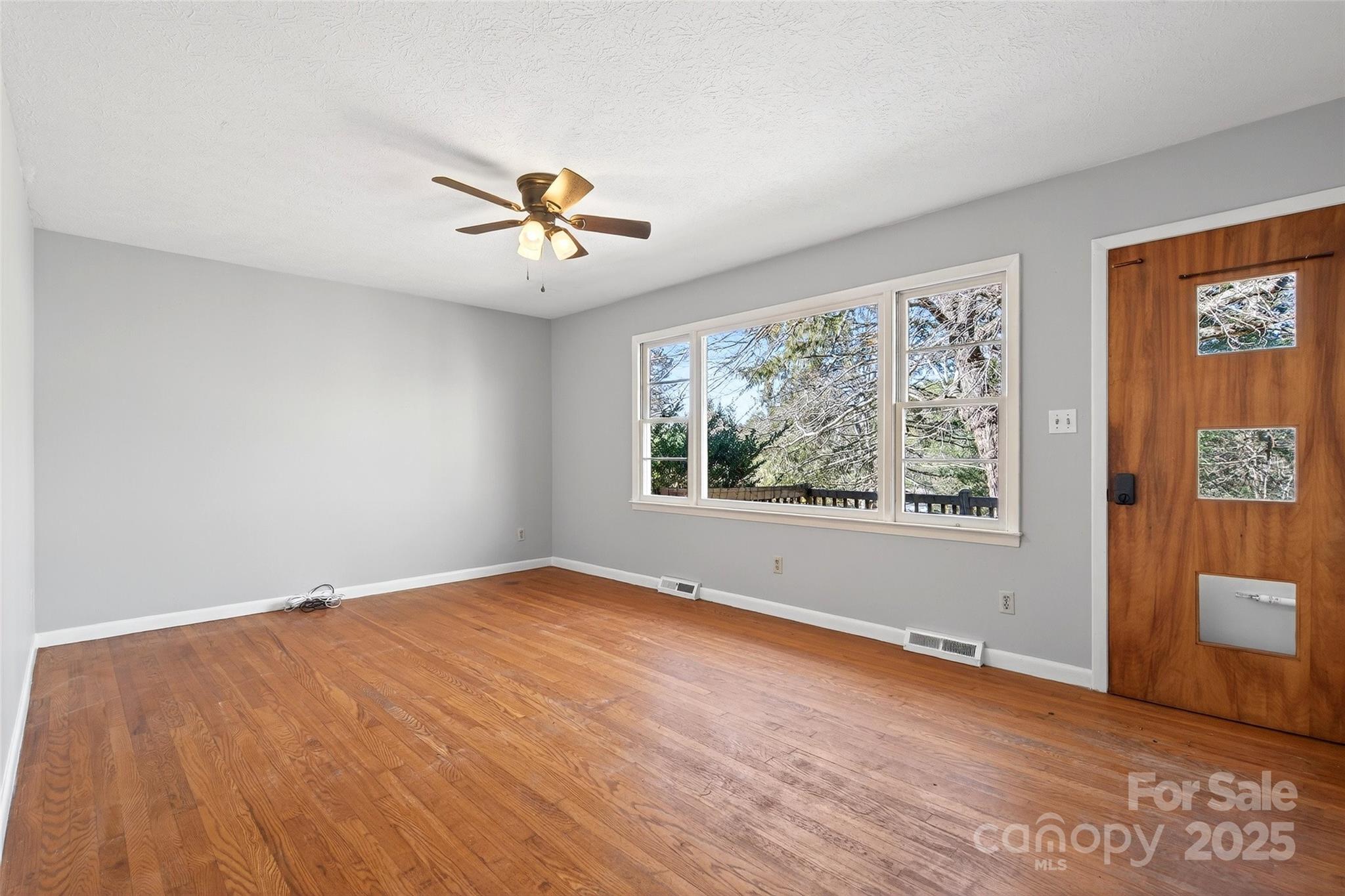 22 Woods Road Fairview NC 28730