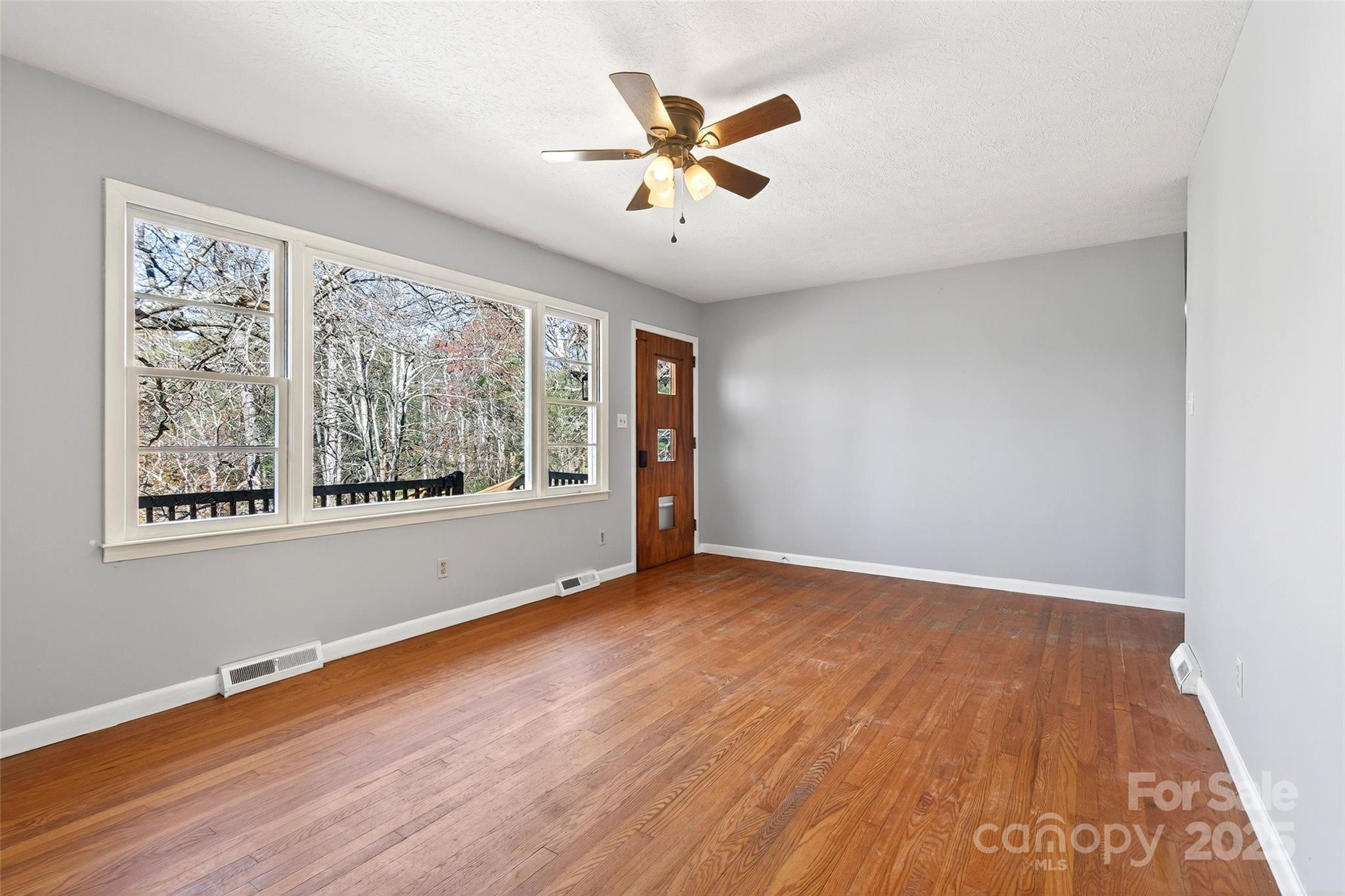 22 Woods Road Fairview NC 28730