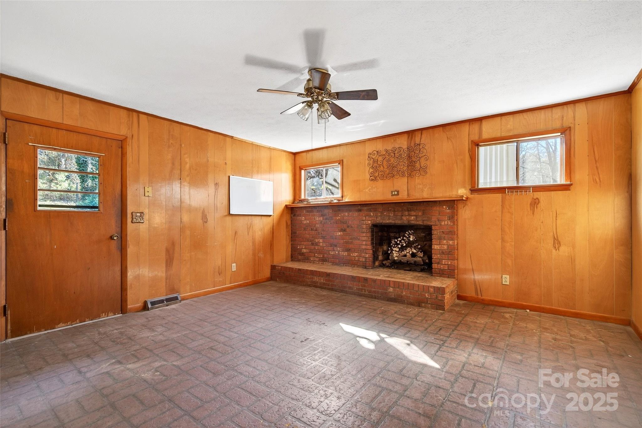 22 Woods Road Fairview NC 28730