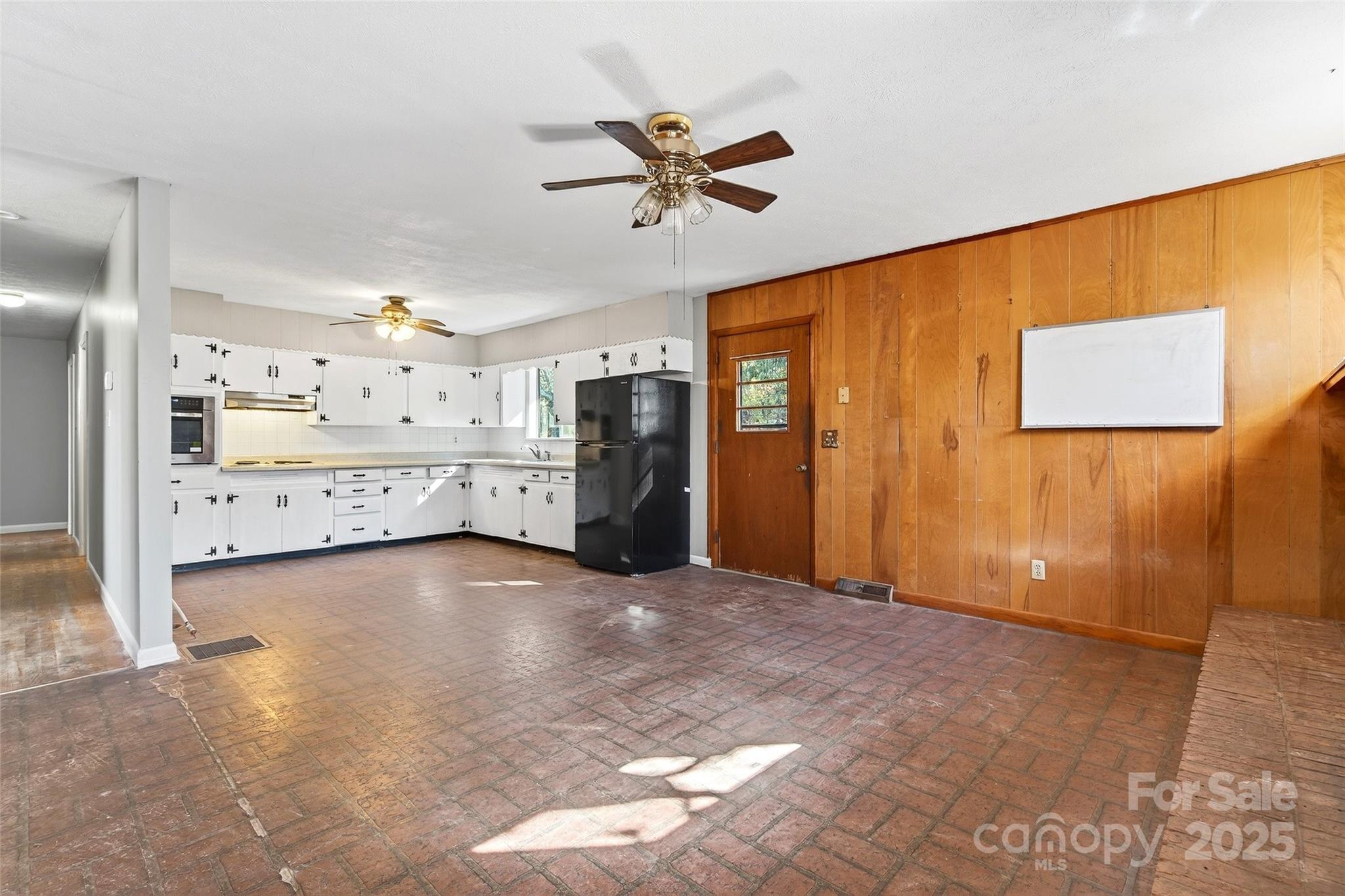 22 Woods Road Fairview NC 28730
