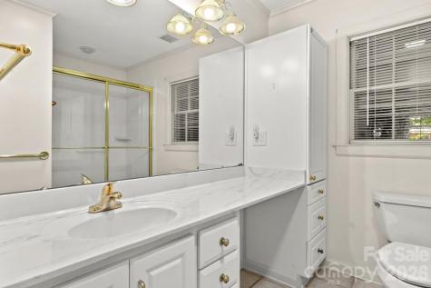 5335 Lansing Drive Charlotte NC 28270