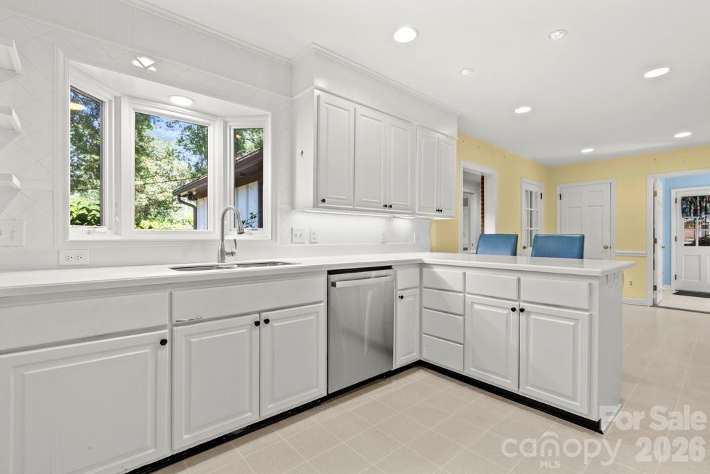 5335 Lansing Drive Charlotte NC 28270