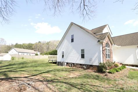1045 Saxton Circle Salisbury NC 28147