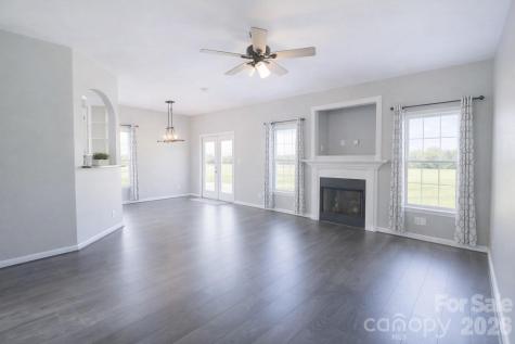 1045 Saxton Circle Salisbury NC 28147