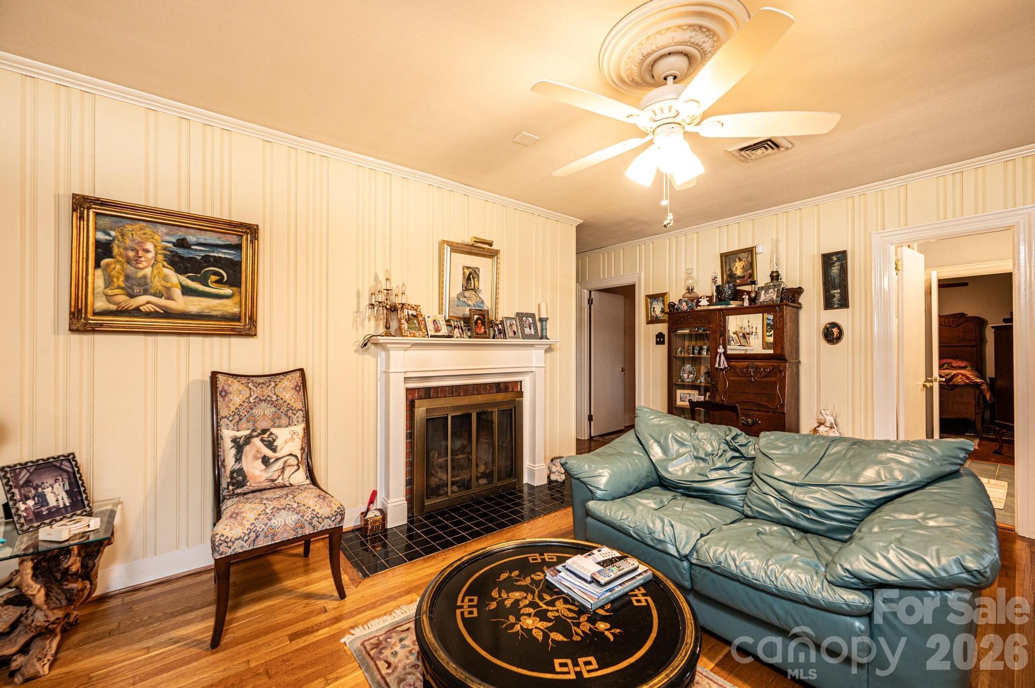 1724 2nd Avenue NW Hickory NC 28601