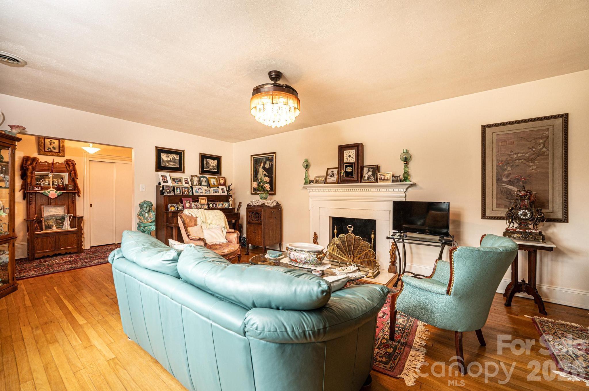 1724 2nd Avenue NW Hickory NC 28601