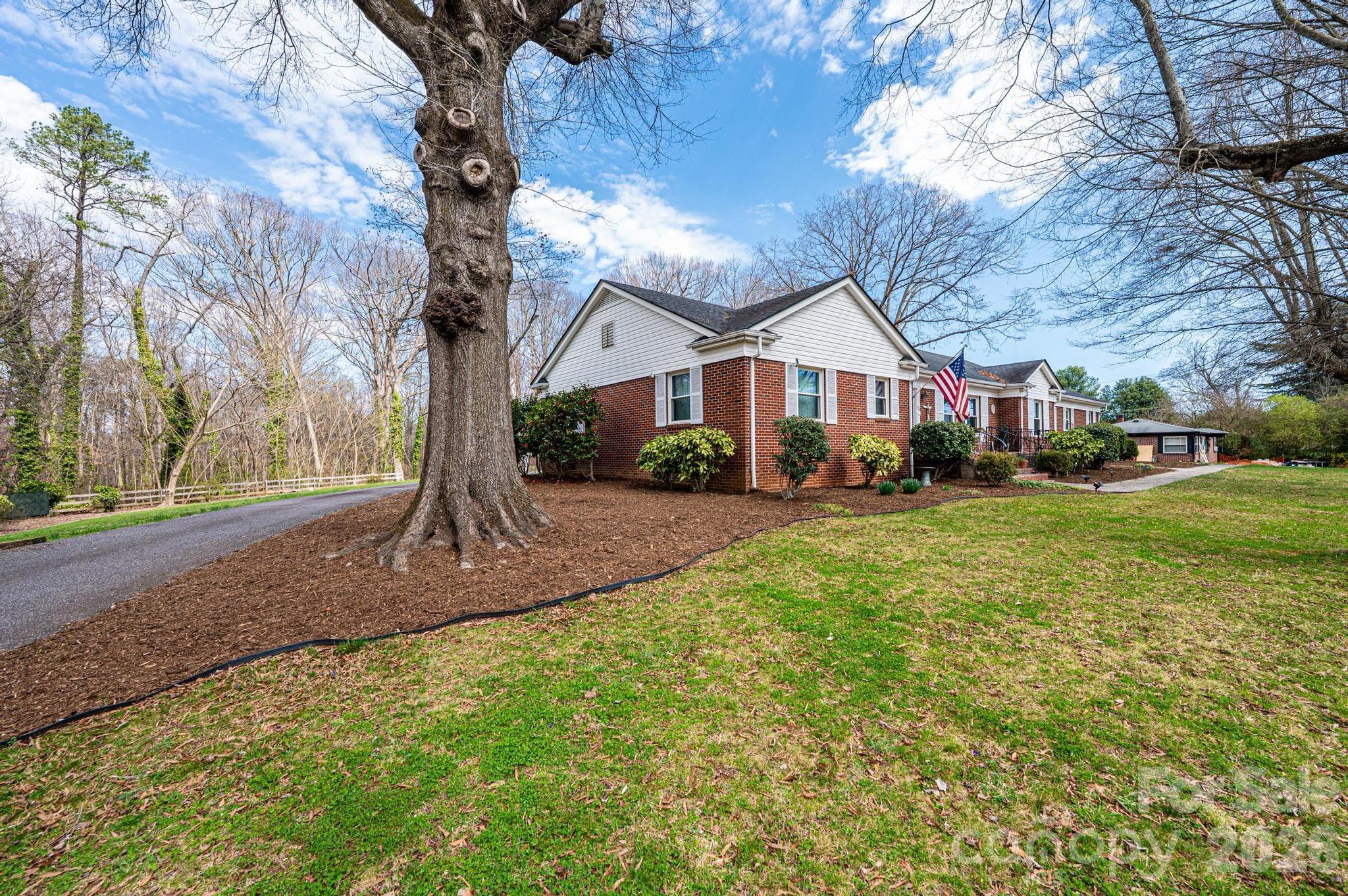 1724 2nd Avenue NW Hickory NC 28601