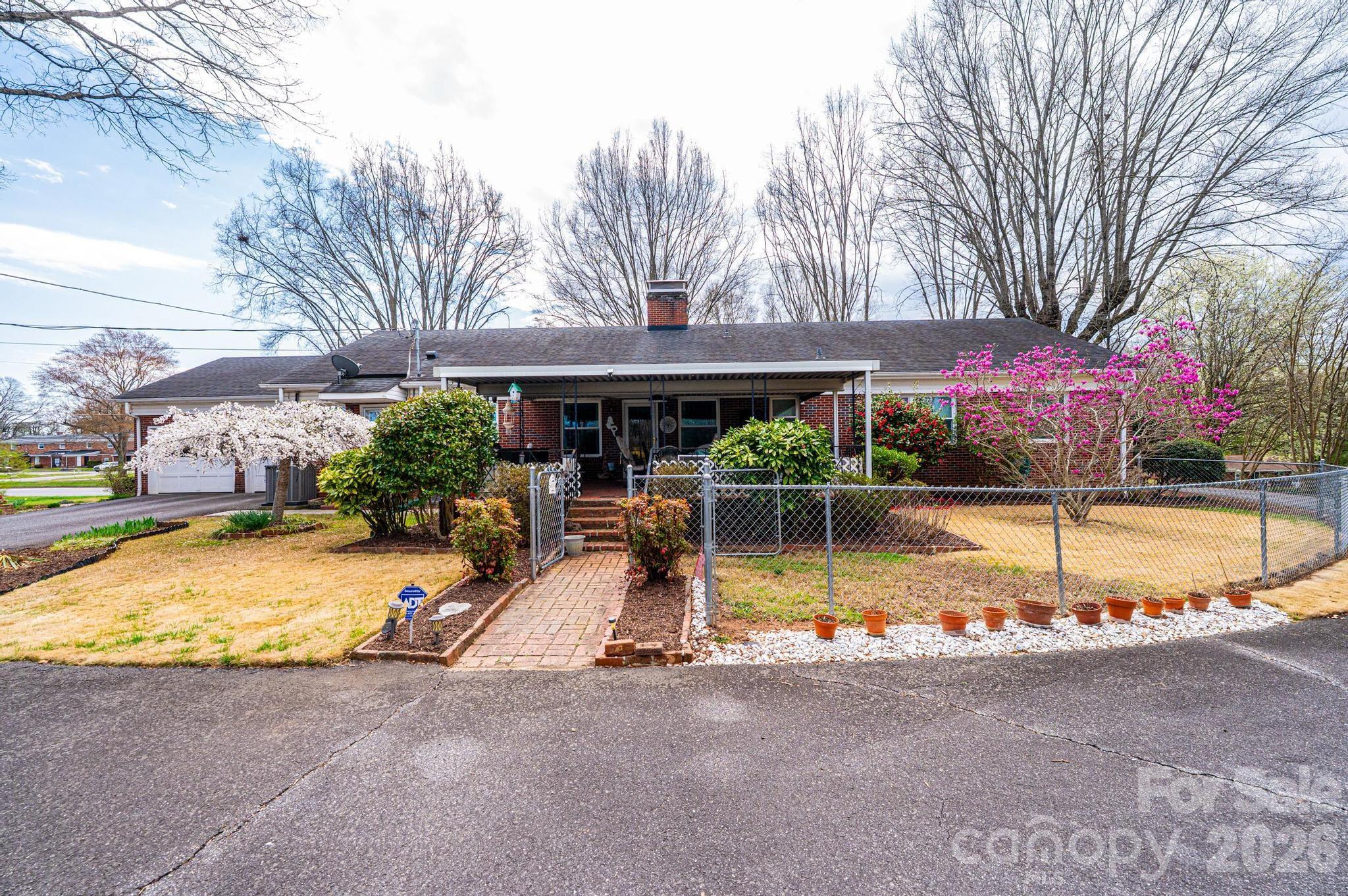 1724 2nd Avenue NW Hickory NC 28601