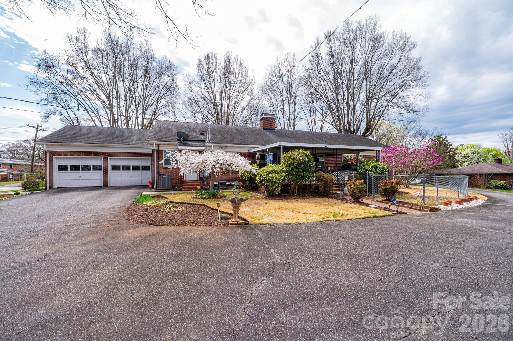 1724 2nd Avenue NW Hickory NC 28601