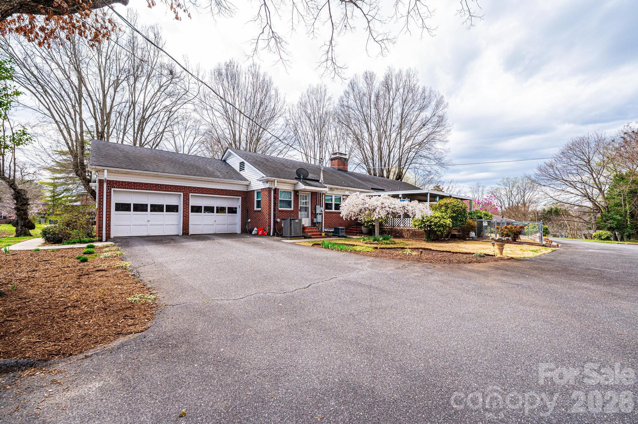 1724 2nd Avenue NW Hickory NC 28601