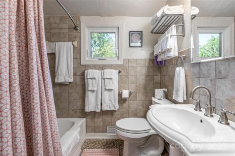 21 Maywood Road Asheville NC 28804