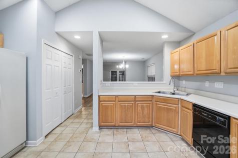 9904 Birch Knoll Court Charlotte NC 28213