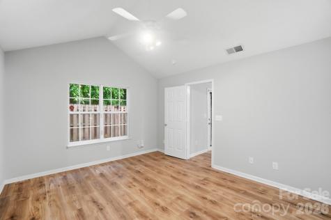9904 Birch Knoll Court Charlotte NC 28213