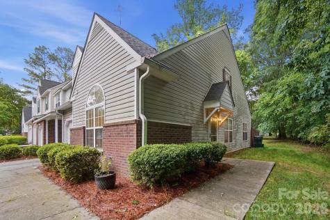 9904 Birch Knoll Court Charlotte NC 28213