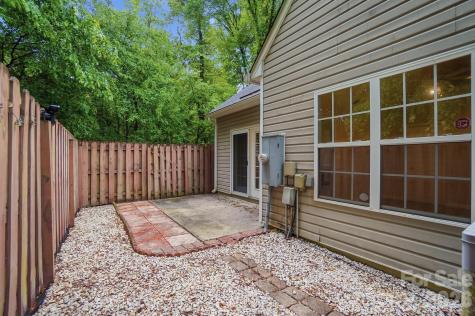 9904 Birch Knoll Court Charlotte NC 28213