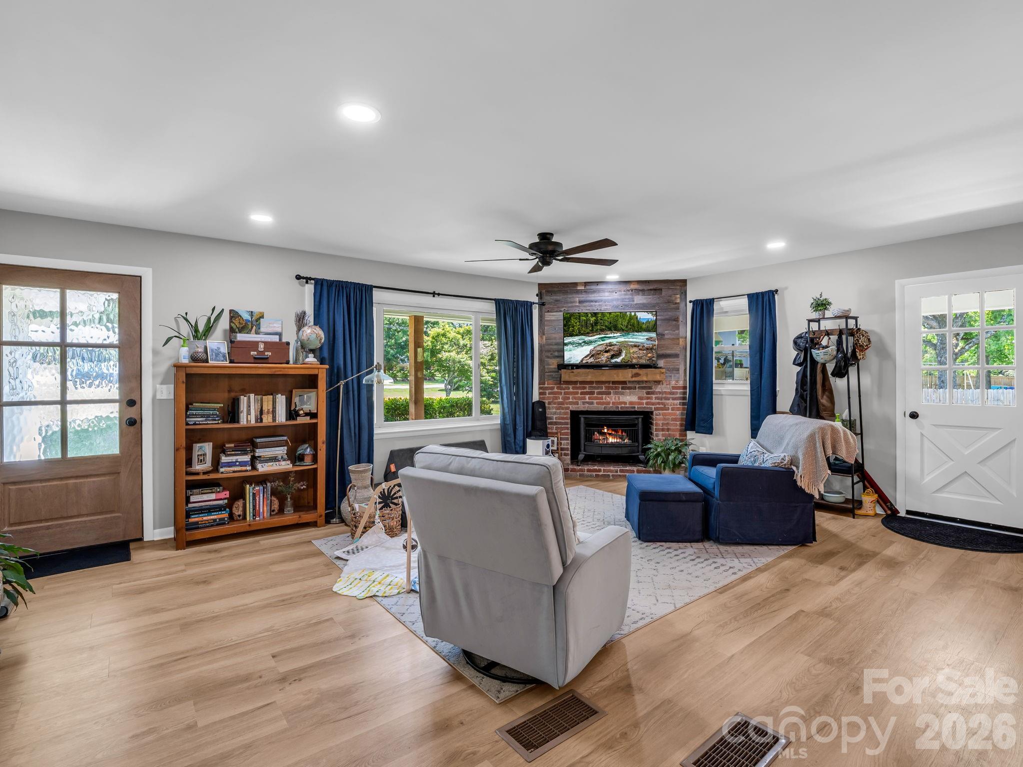 204 Jeff Street Hendersonville NC 28739