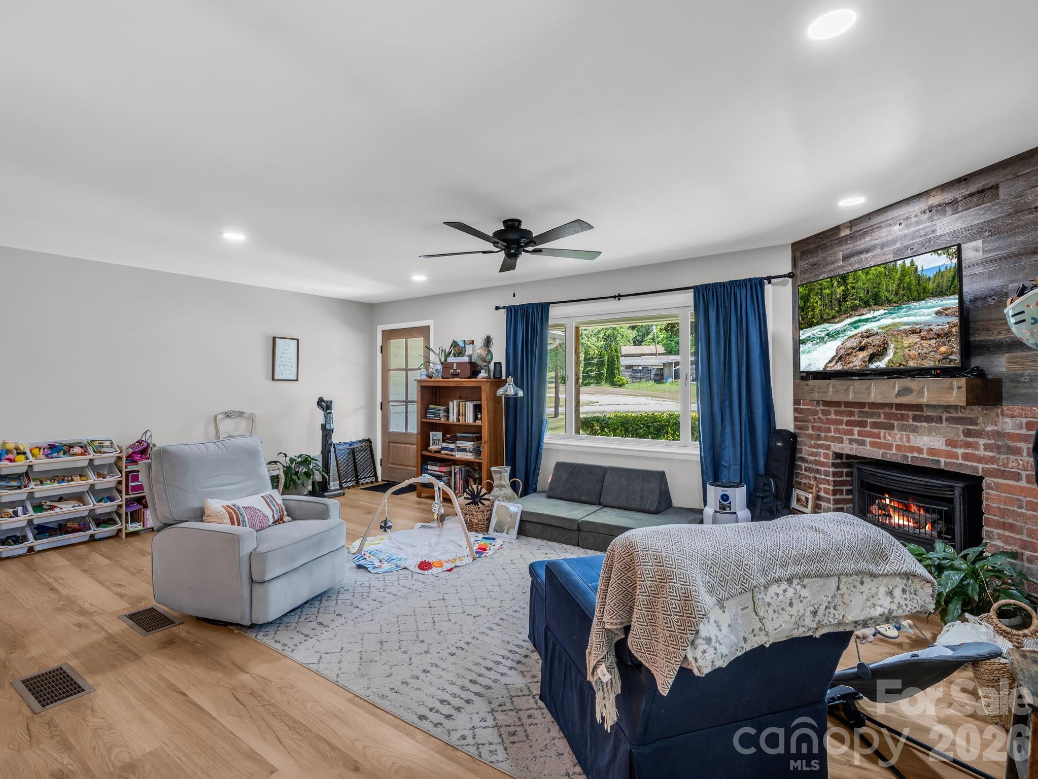 204 Jeff Street Hendersonville NC 28739
