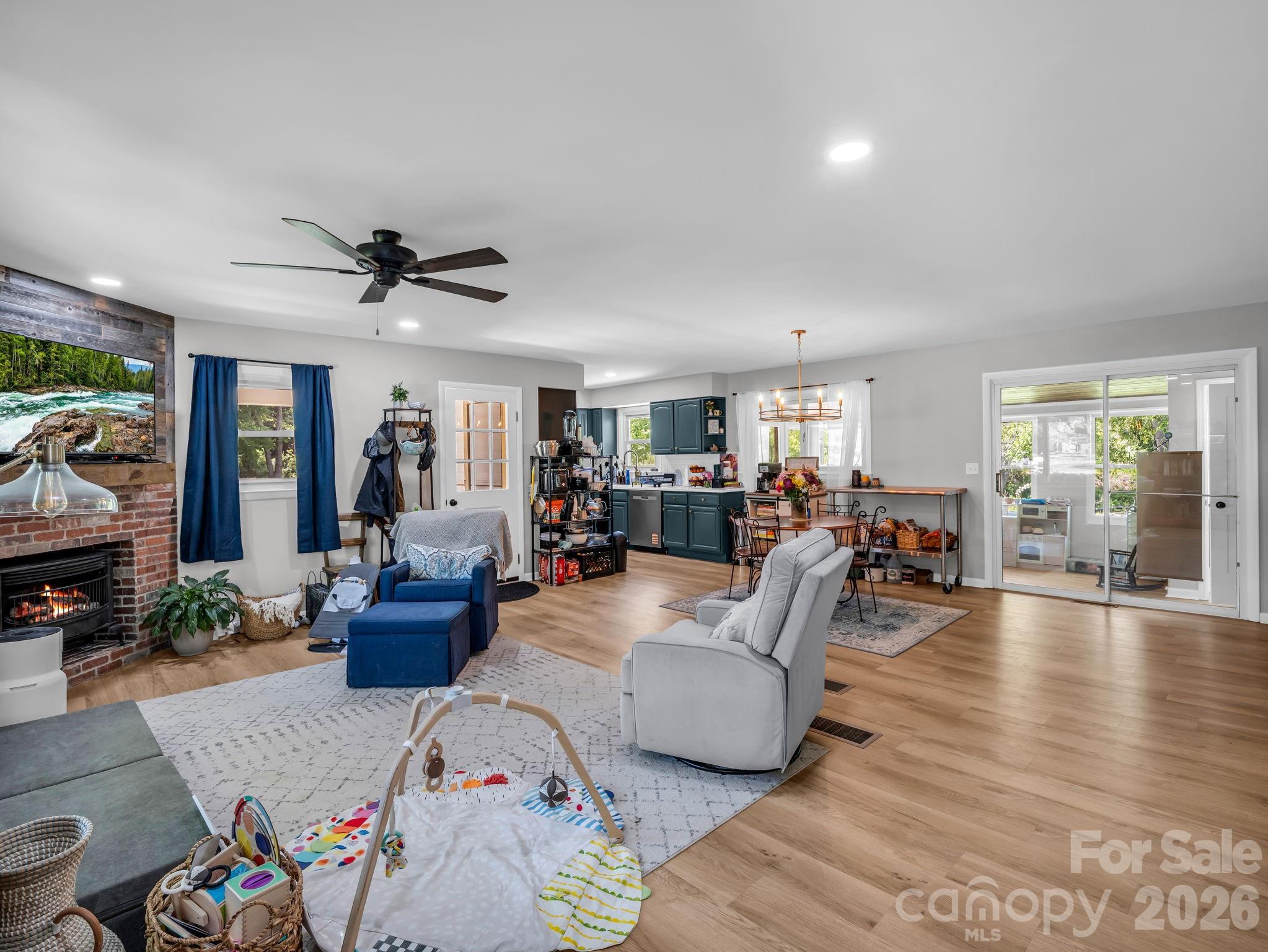 204 Jeff Street Hendersonville NC 28739