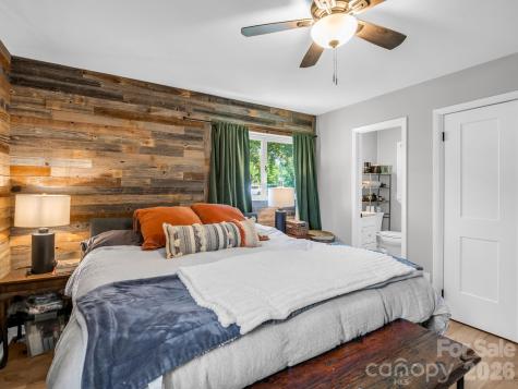 204 Jeff Street Hendersonville NC 28739