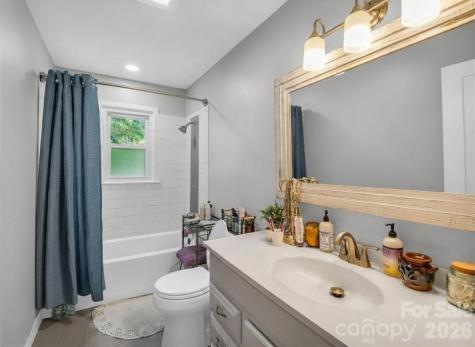 204 Jeff Street Hendersonville NC 28739
