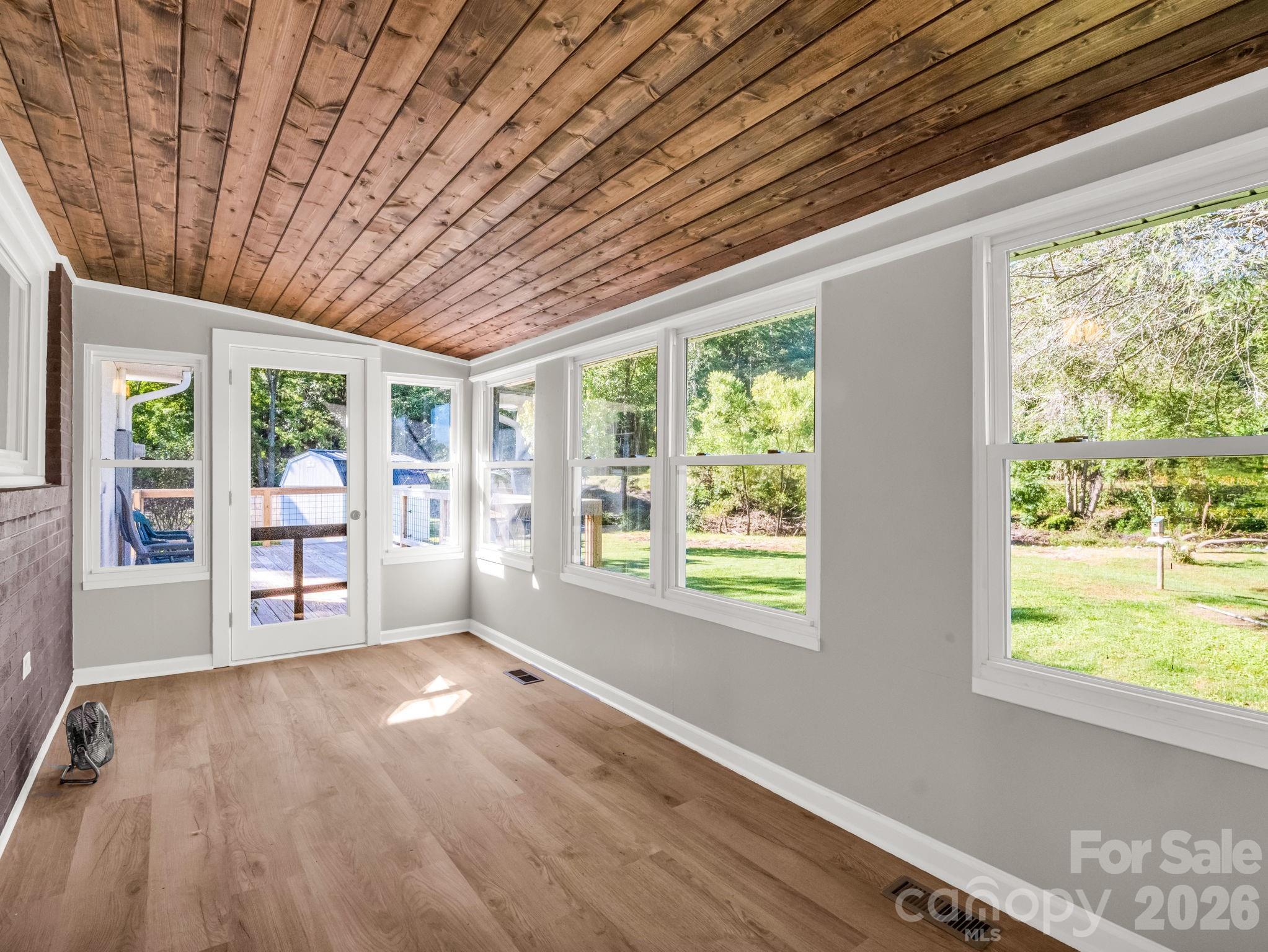 204 Jeff Street Hendersonville NC 28739