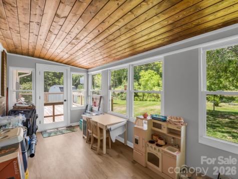 204 Jeff Street Hendersonville NC 28739