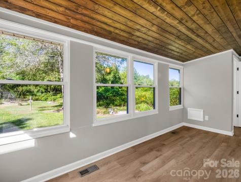 204 Jeff Street Hendersonville NC 28739