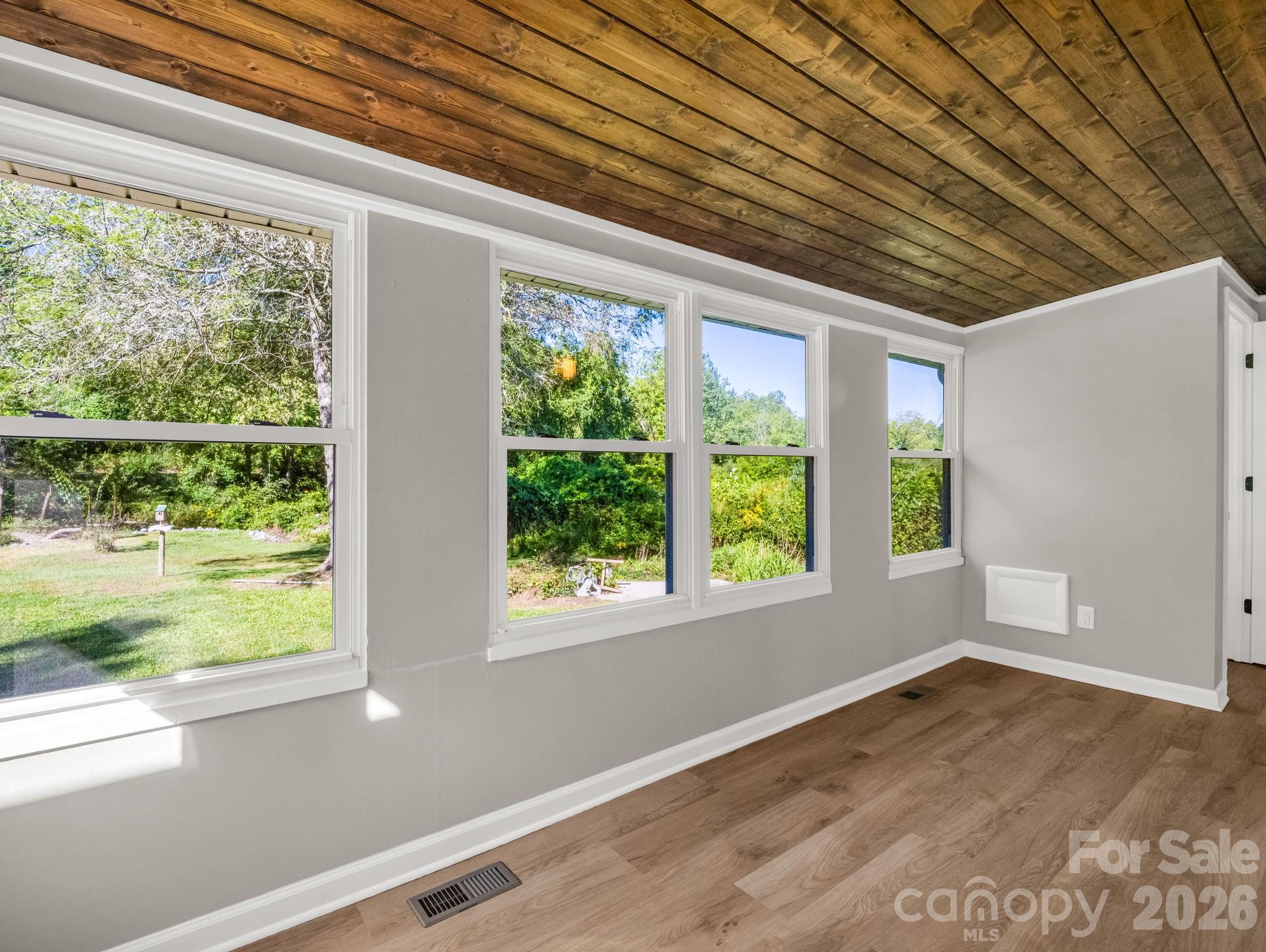 204 Jeff Street Hendersonville NC 28739