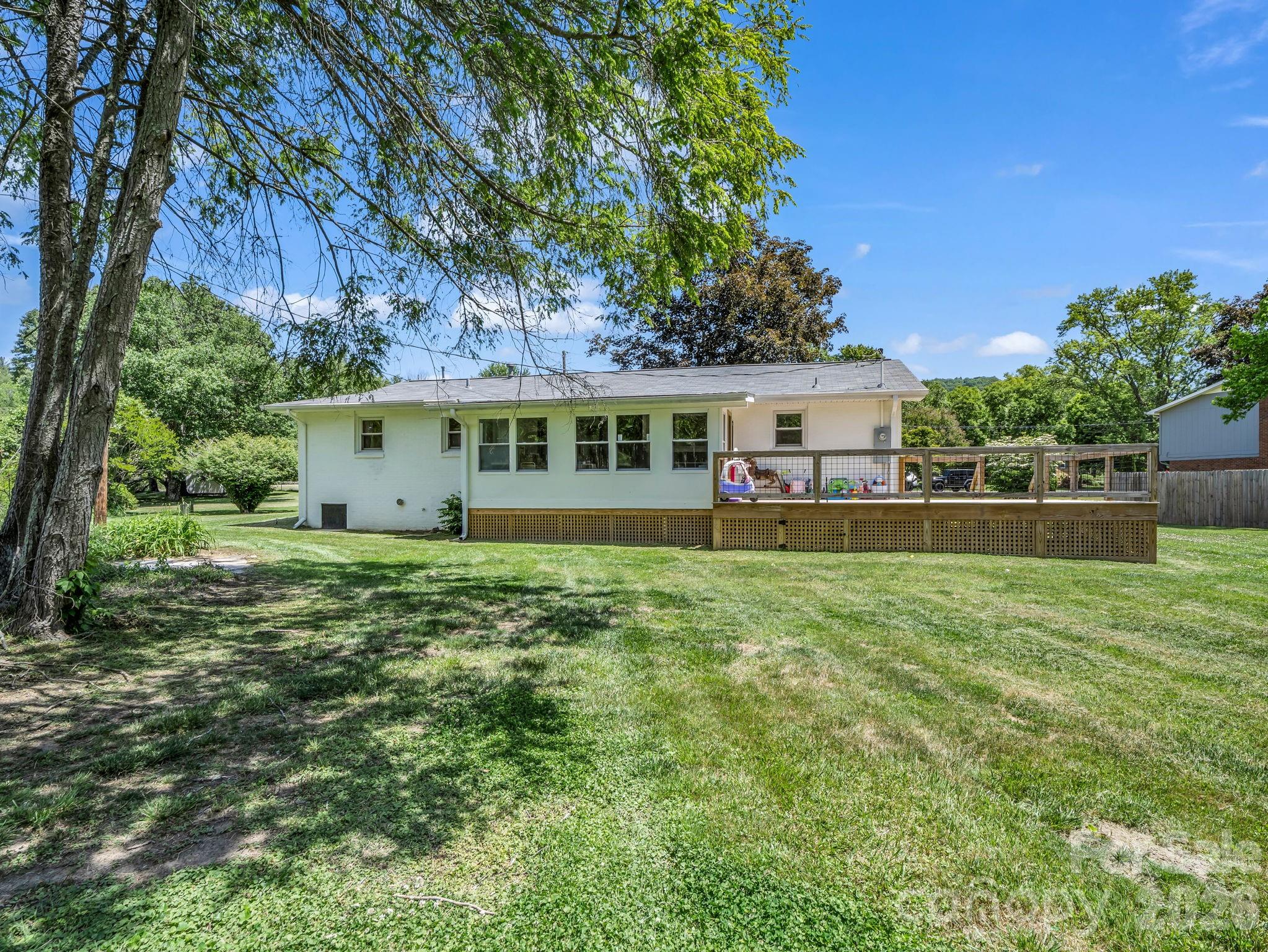 204 Jeff Street Hendersonville NC 28739