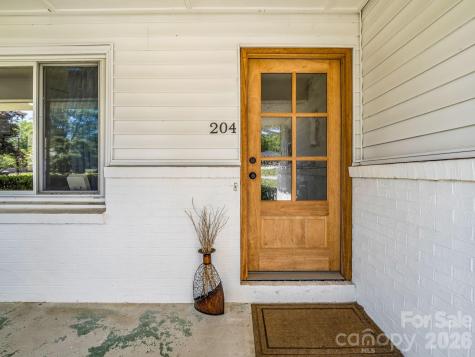 204 Jeff Street Hendersonville NC 28739
