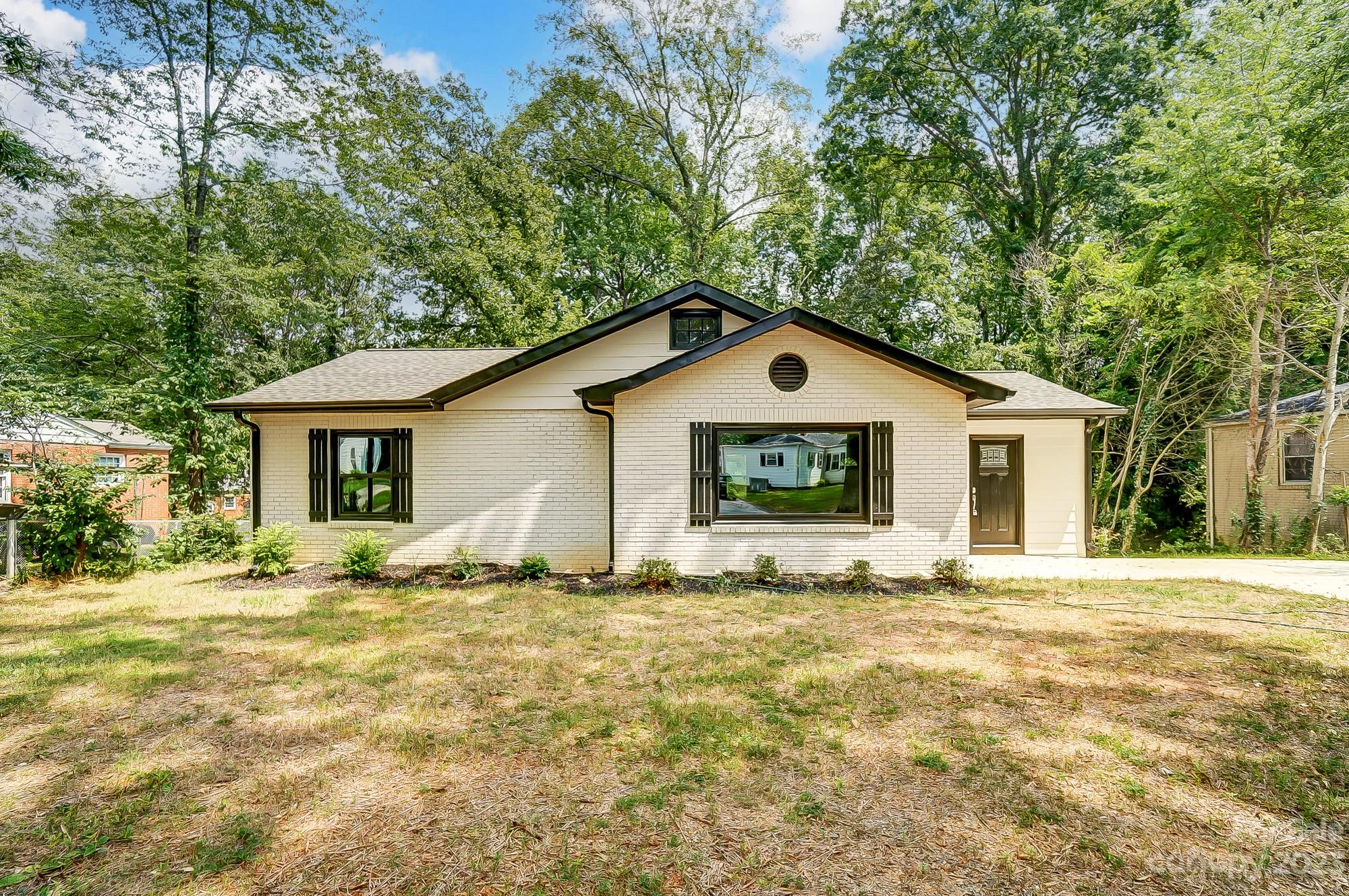 2119 Dickens Avenue Charlotte NC 28208