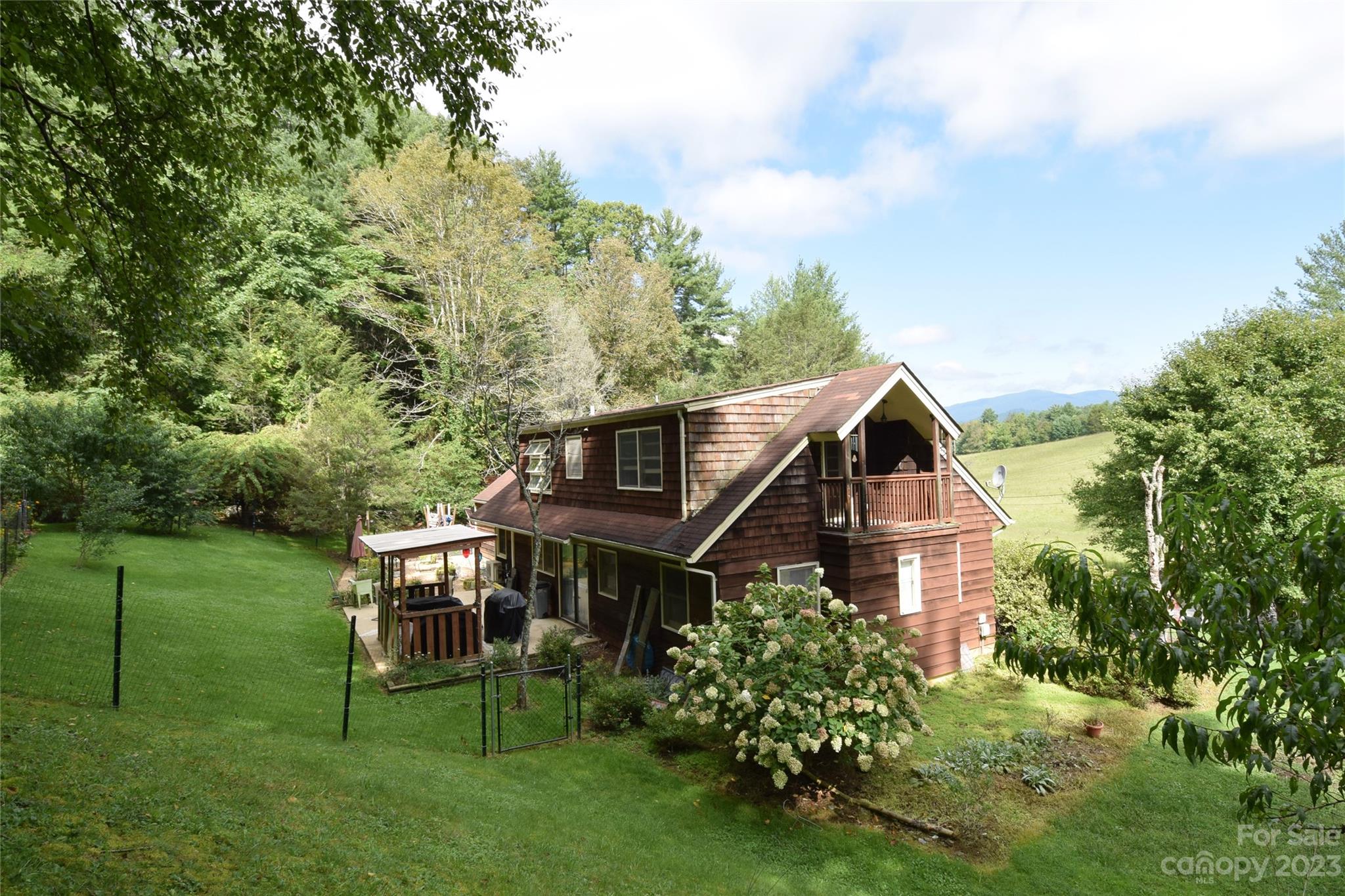 1724 White Oak Road Bakersville NC 28705