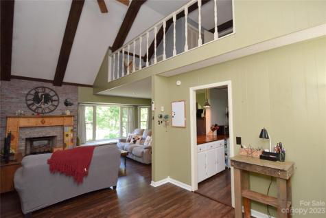1724 White Oak Road Bakersville NC 28705