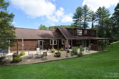 1724 White Oak Road Bakersville NC 28705