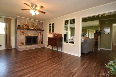 1724 White Oak Road Bakersville NC 28705