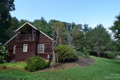 1724 White Oak Road Bakersville NC 28705