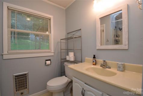 1724 White Oak Road Bakersville NC 28705