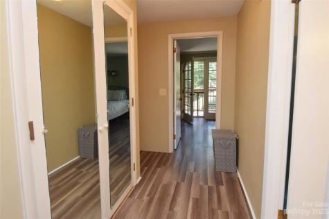 1724 White Oak Road Bakersville NC 28705