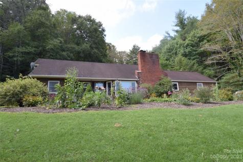 1724 White Oak Road Bakersville NC 28705