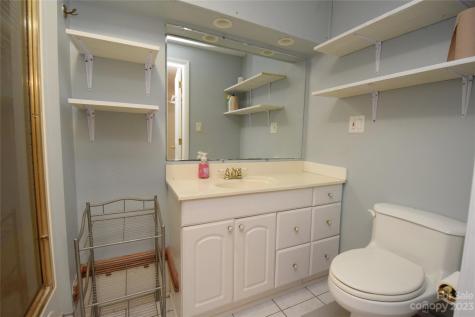 1724 White Oak Road Bakersville NC 28705
