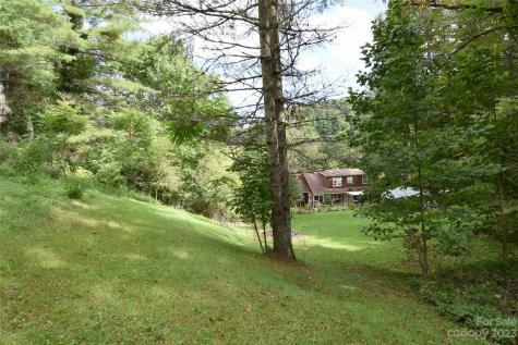 1724 White Oak Road Bakersville NC 28705