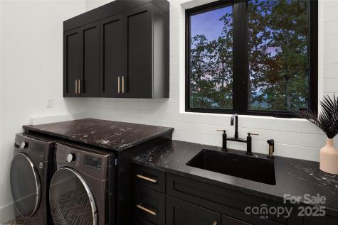 40 Giffords Lane Asheville NC 28803